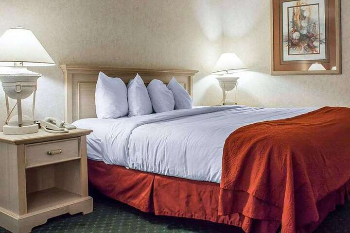 Guest room