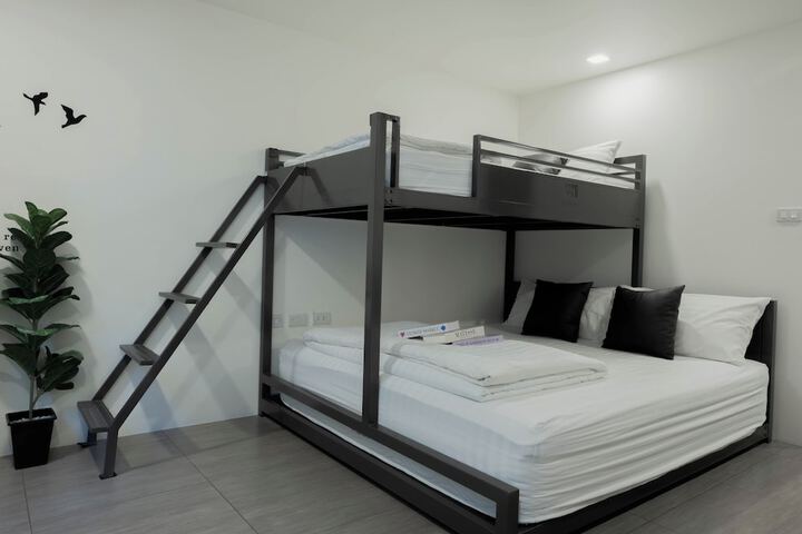Room 19 of 39