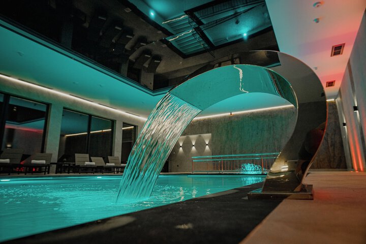 Pool 49 of 75