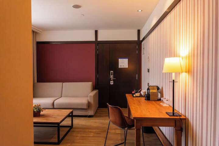 Room 44 of 140