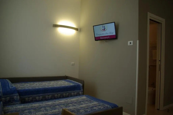 Room 7 of 10