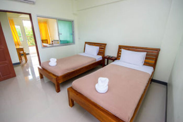 Room 5 of 48