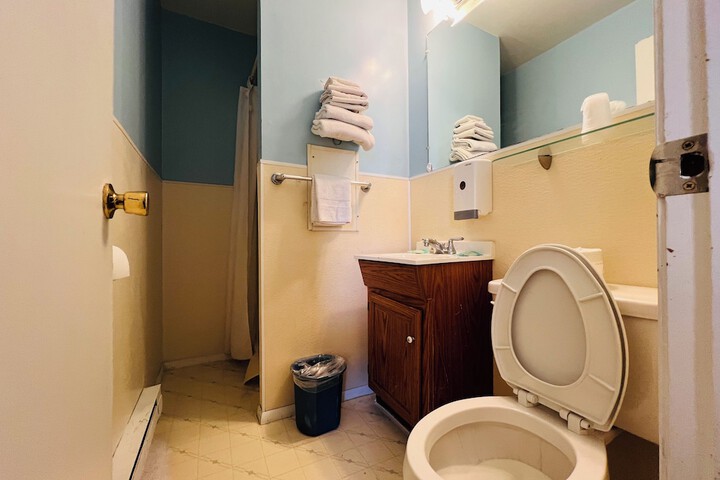 Room 38 of 48