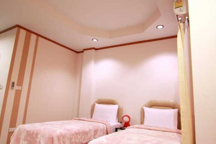 Room 5 of 11