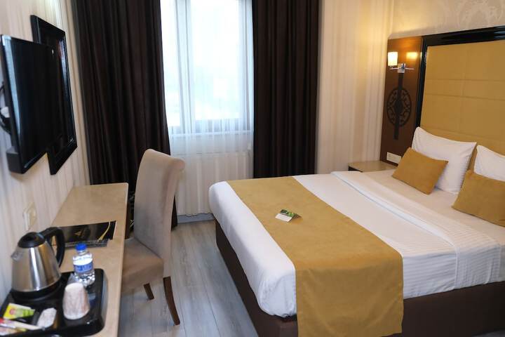 Room 12 of 70