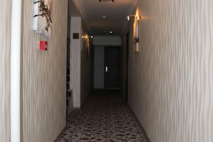 Ballroom/Hall 80 of 90