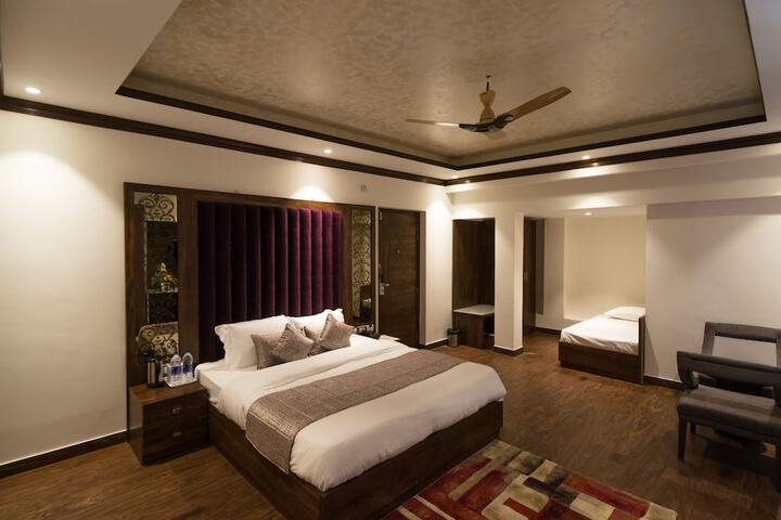 Room 26 of 80