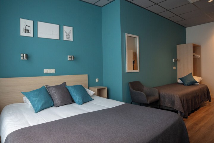Room 10 of 70