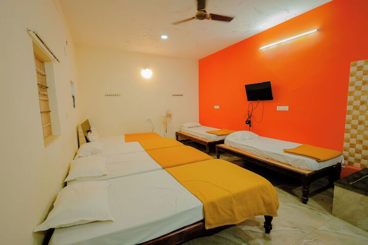 Room 7 of 94