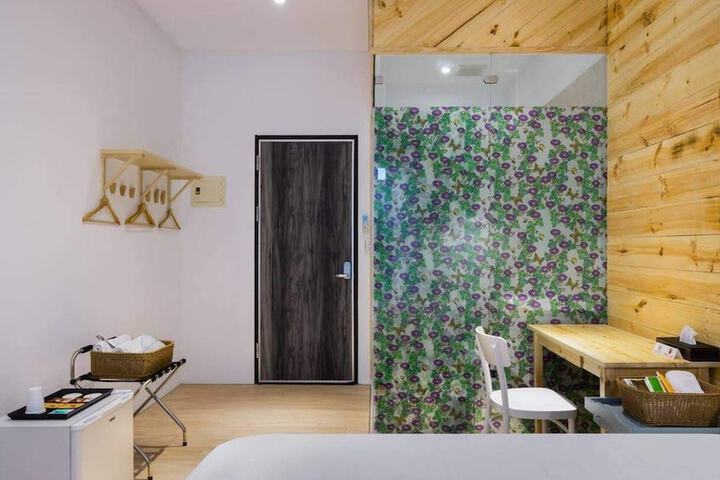 Room 15 of 313