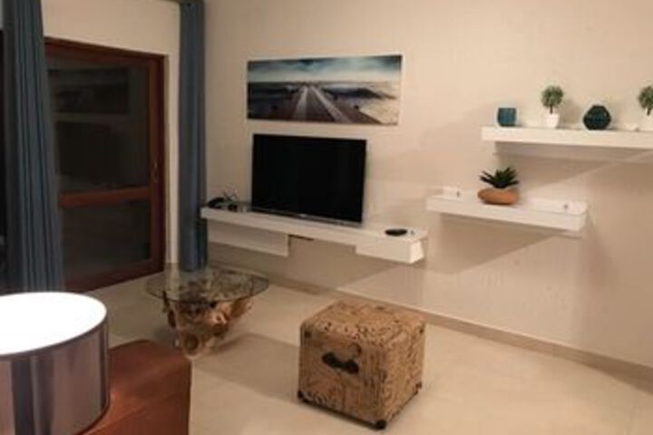 Room 9 of 23