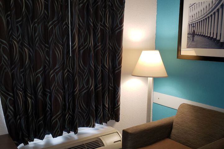 Room 4 of 26