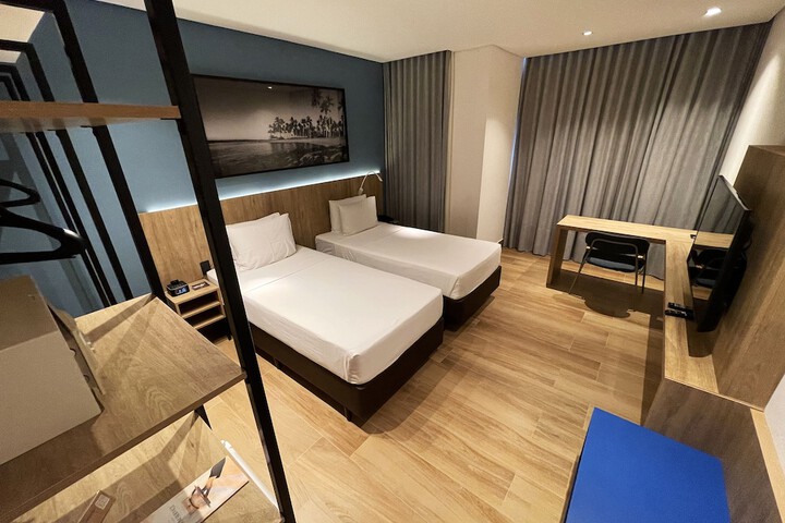 Room 17 of 64