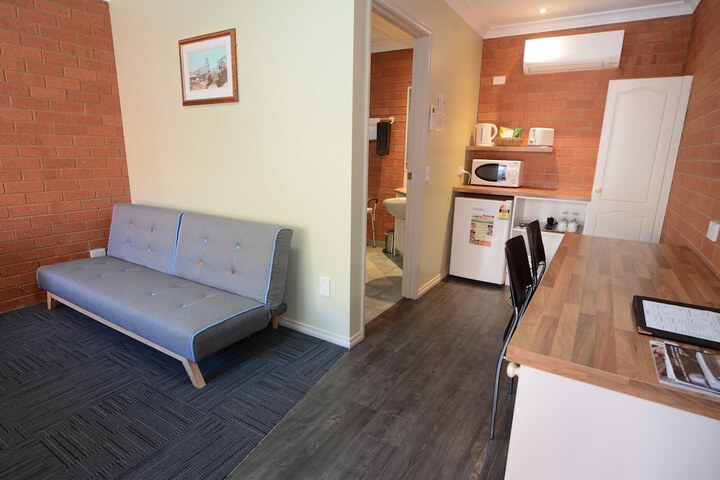 Room 14 of 28