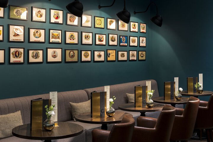 Lounge 90 of 107
