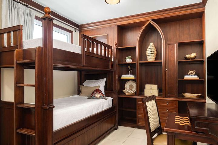 Room 103 of 280