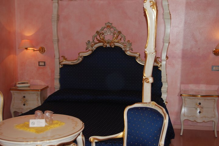Room 35 of 90