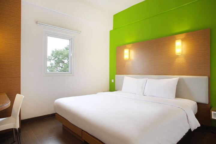 Room 7 of 32