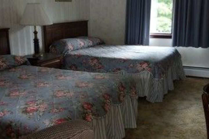 Room 5 of 12
