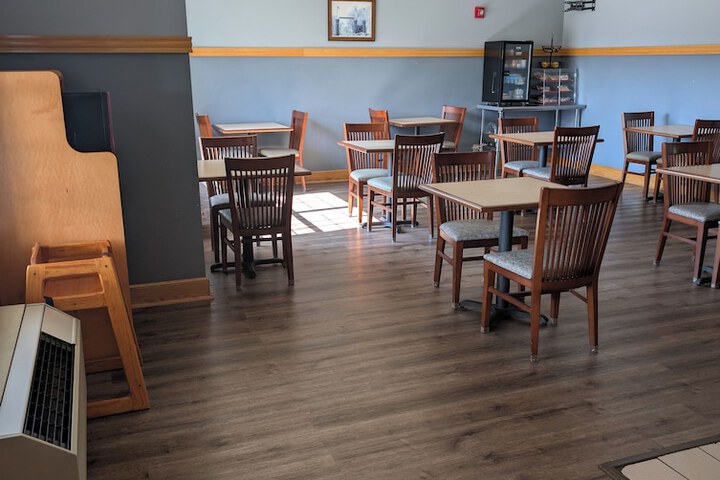 Breakfast/Coffee Service 18 of 24