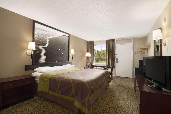 2 Double Beds (9 of 11)