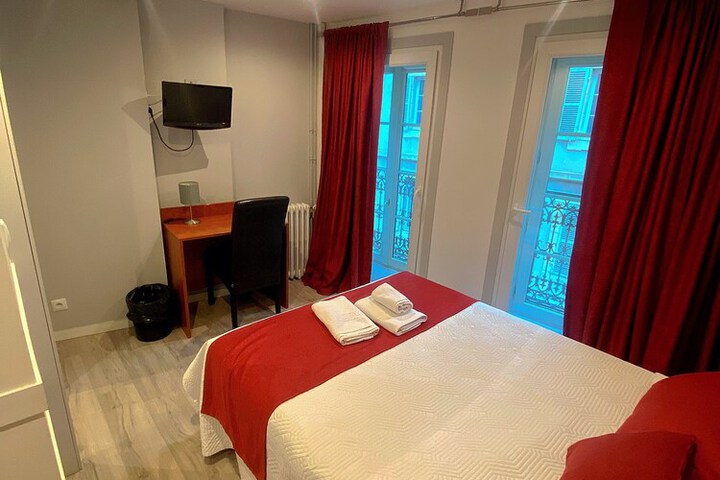 Room 33 of 53