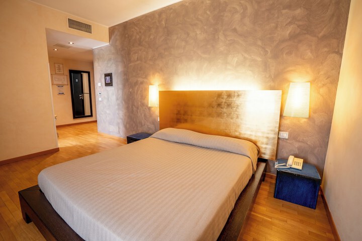 Room 17 of 62