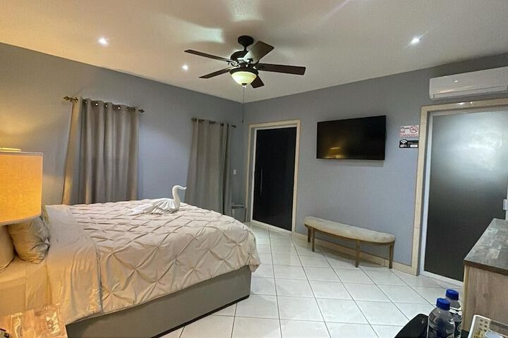 Room 27 of 107