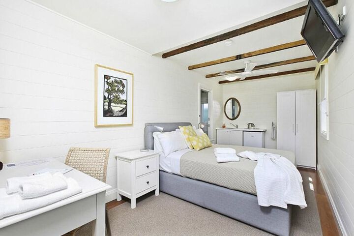 Room 15 of 39
