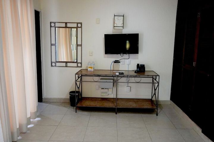 Room 25 of 63