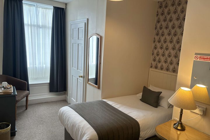 Room 18 of 84