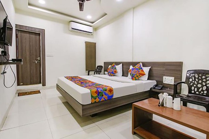 Room 9 of 22