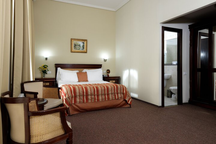 Room 13 of 50