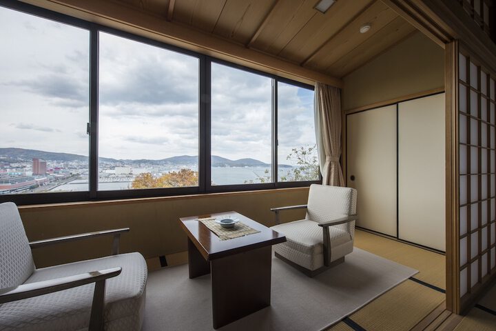 Room 15 of 100