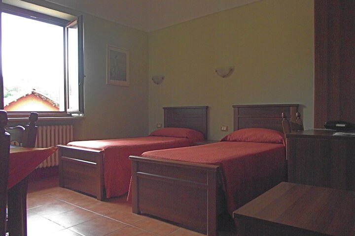 Room 35 of 114