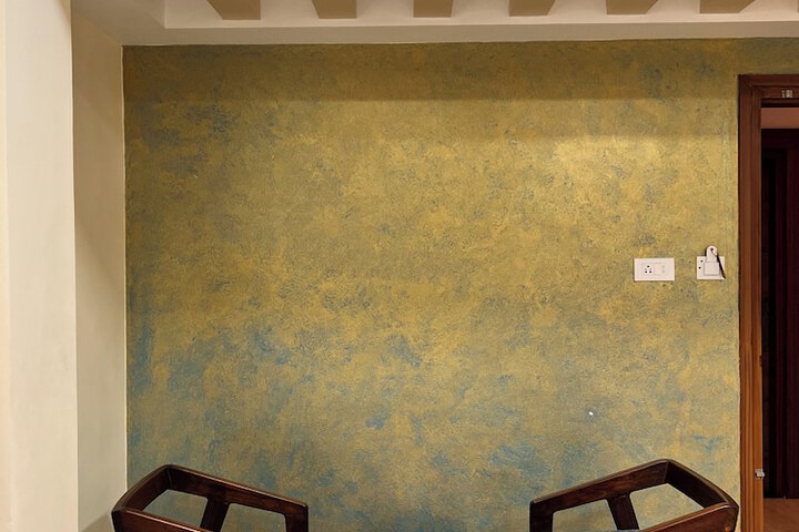 Room 8 of 24