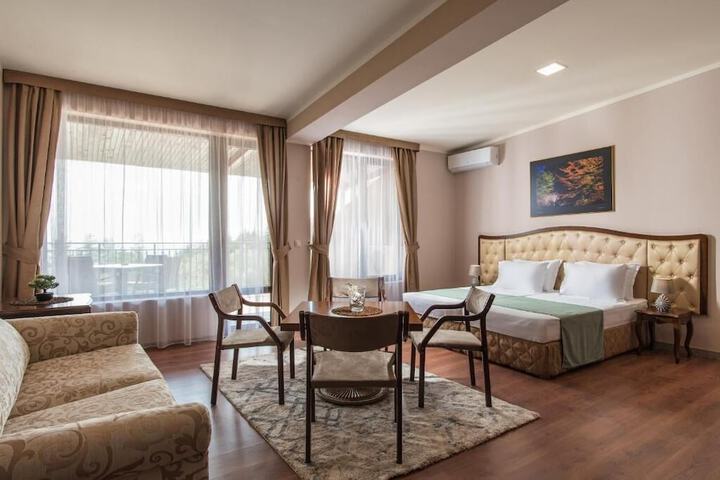 Room 5 of 38