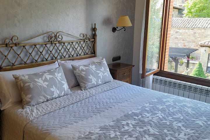 Room 2 of 4