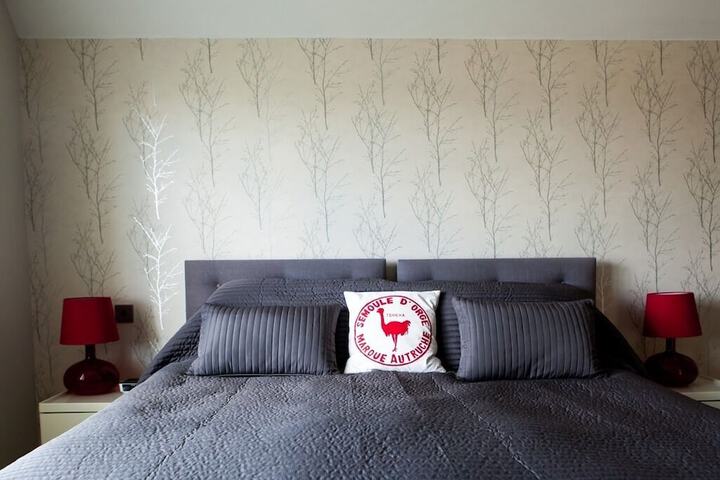 Room 6 of 37