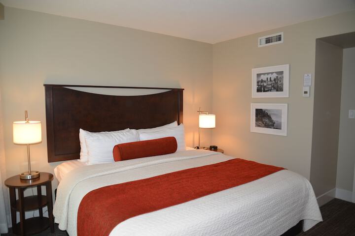 Room 6 of 36