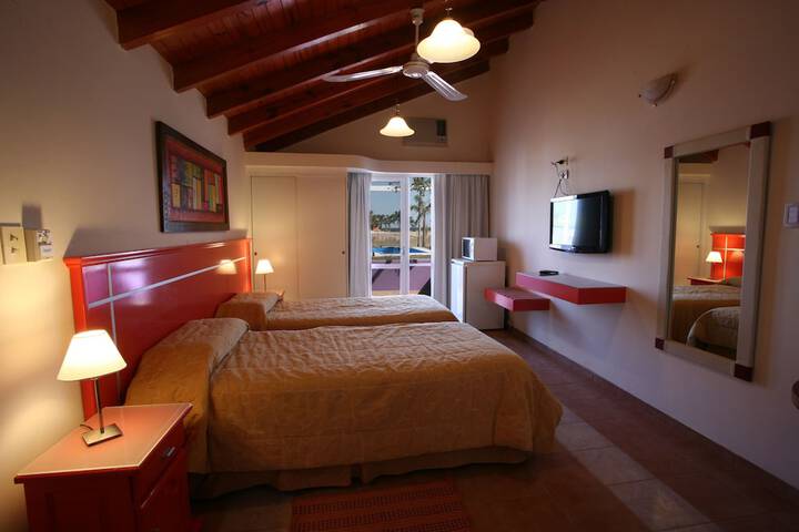 Room 10 of 27