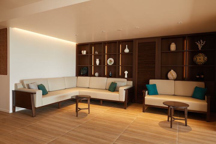 Hotel Interior 4 of 130