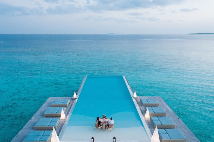 Pool 96 of 196