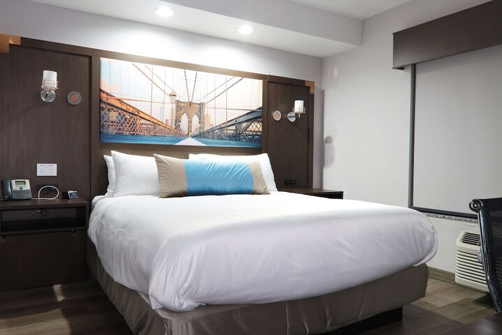 Room 15 of 60