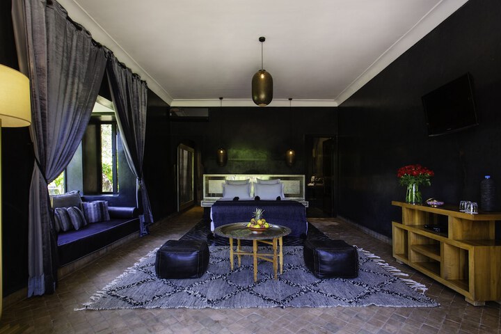 Room 11 of 27
