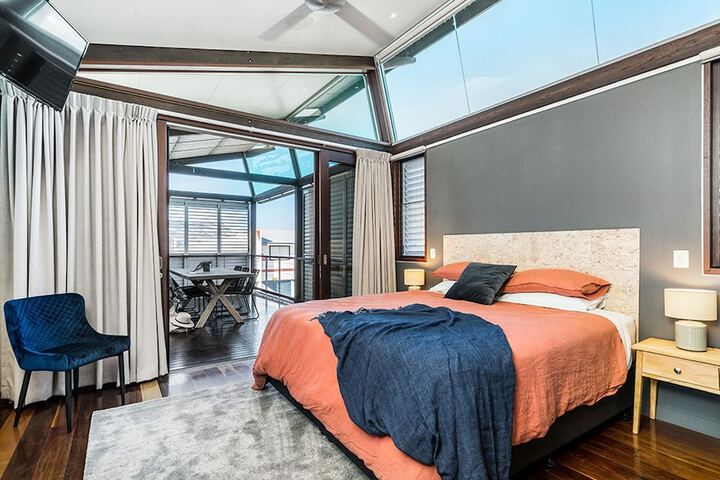 Room 4 of 23