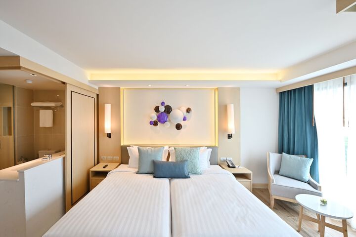 Room 21 of 165