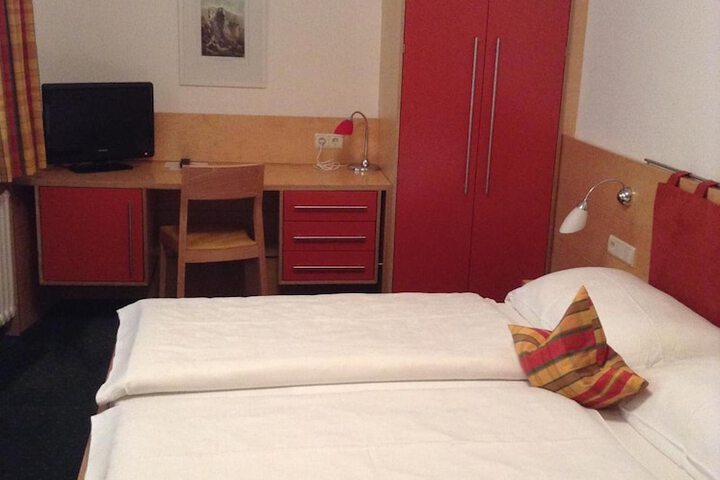 Room 13 of 54