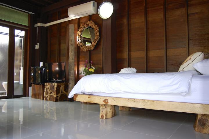 Room 6 of 78