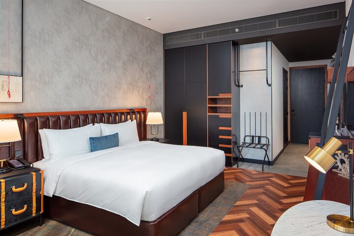 Room 21 of 103